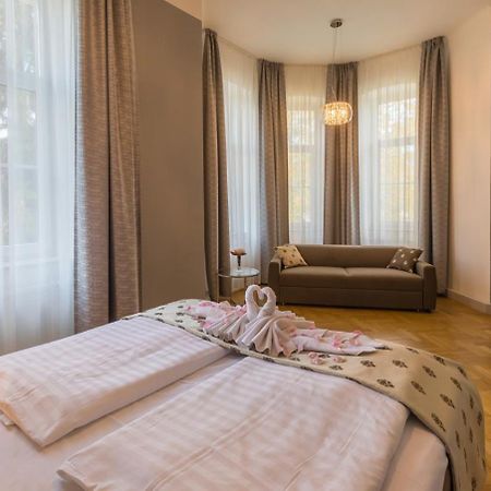 Wellness & Spa Hotel Villa Regenhart Jeseník エクステリア 写真