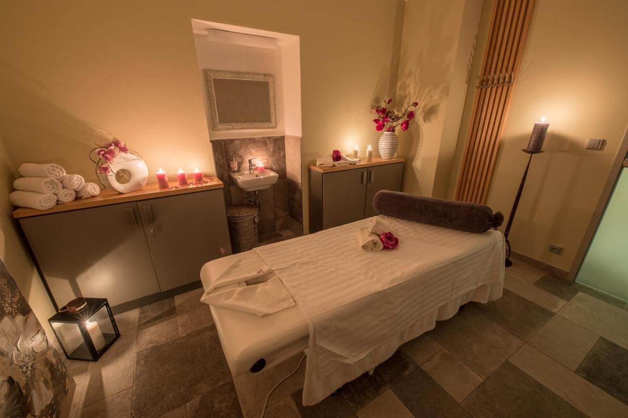 Wellness & Spa Hotel Villa Regenhart Jeseník エクステリア 写真