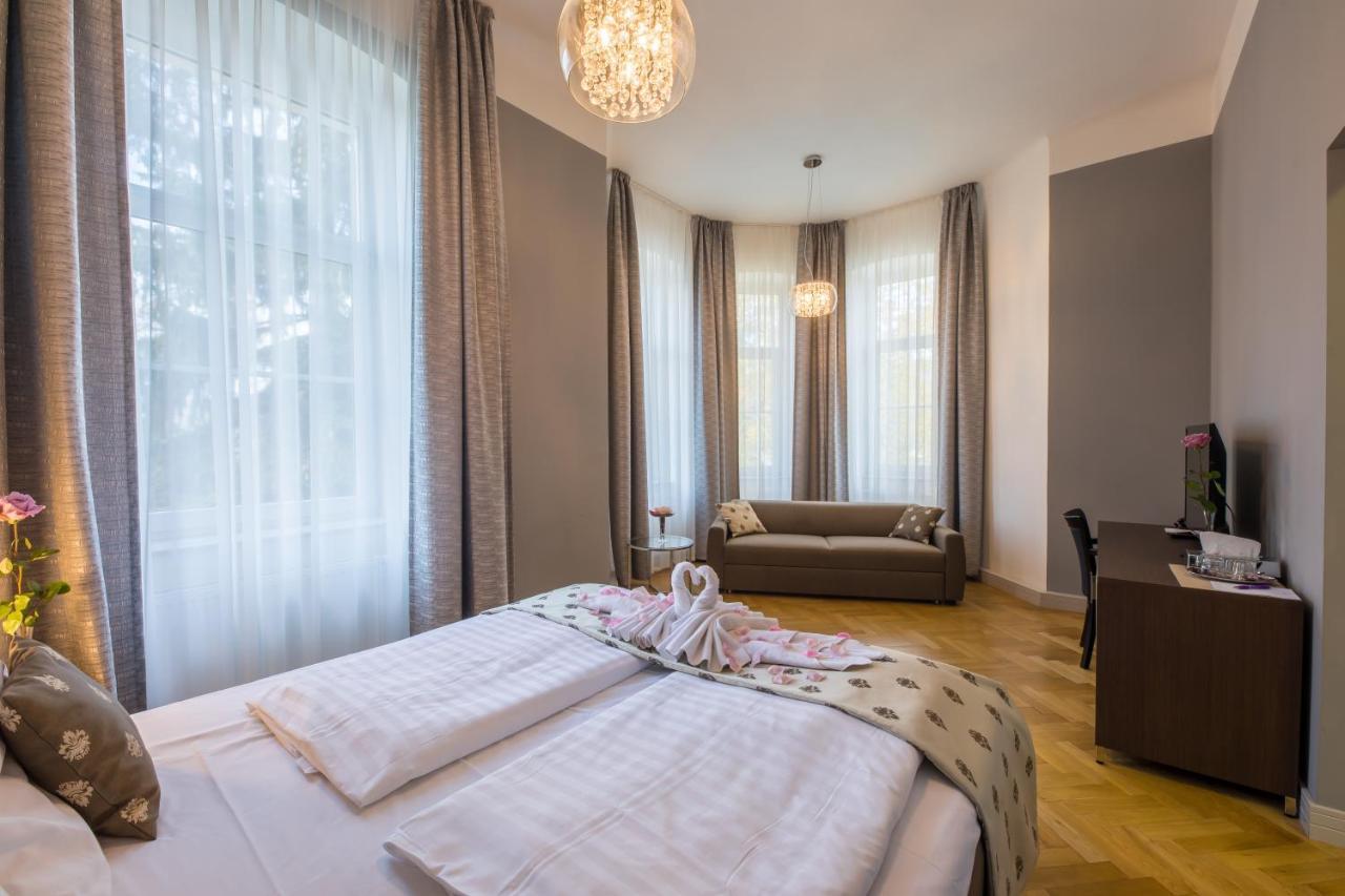 Wellness & Spa Hotel Villa Regenhart Jeseník エクステリア 写真