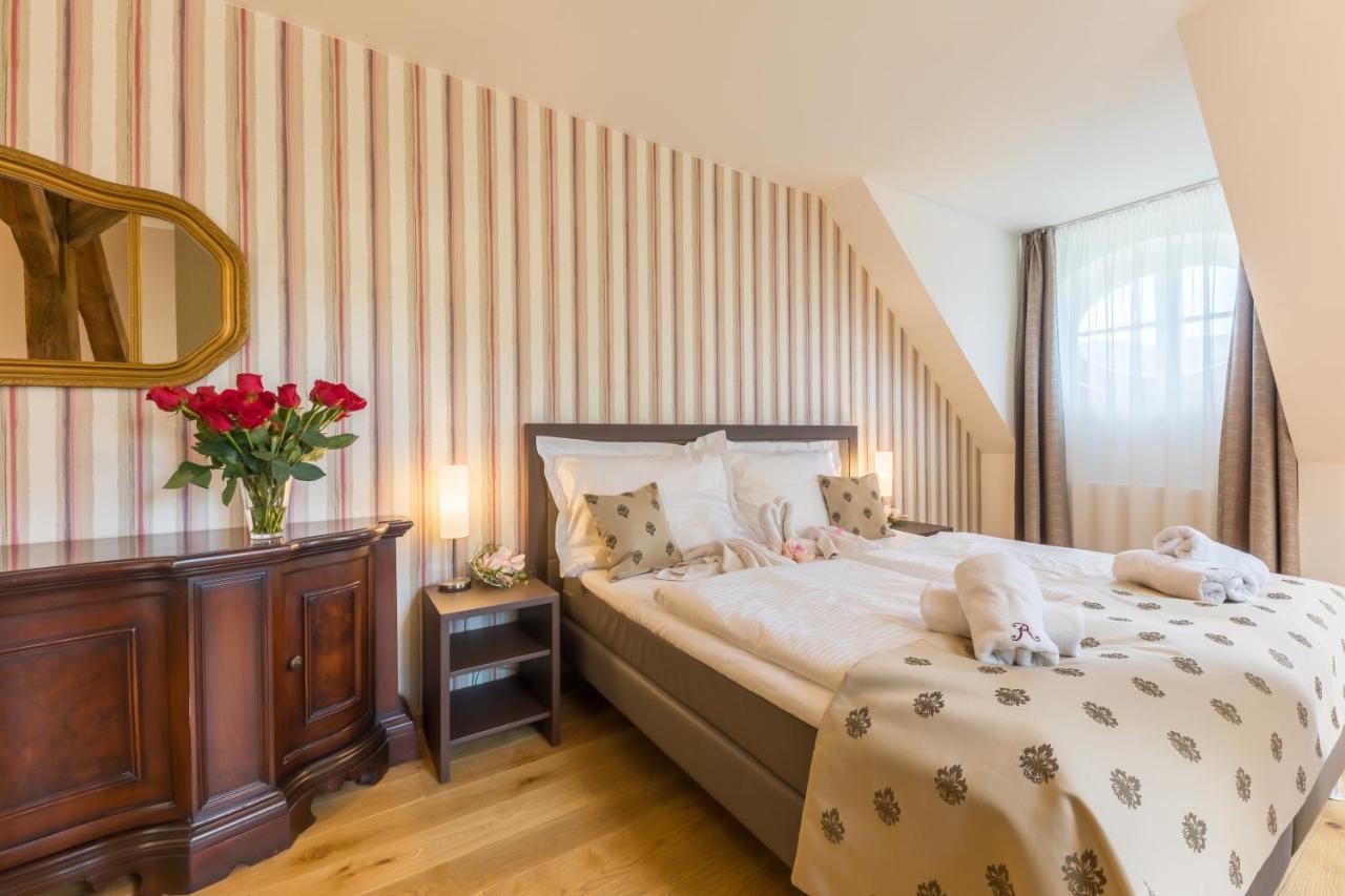 Wellness & Spa Hotel Villa Regenhart Jeseník エクステリア 写真