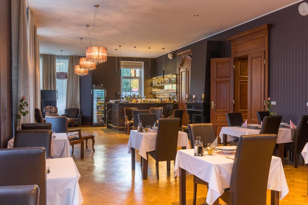 Wellness & Spa Hotel Villa Regenhart Jeseník エクステリア 写真