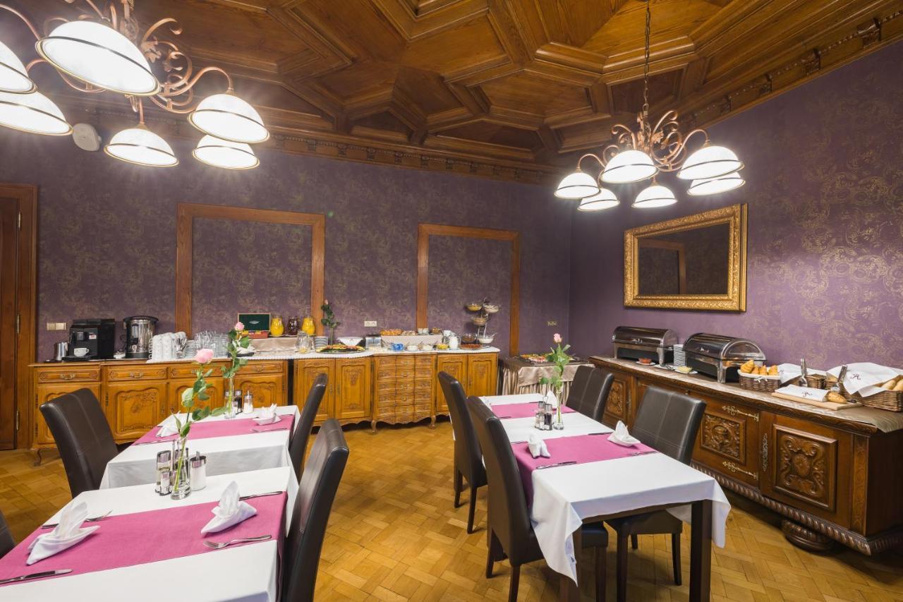 Wellness & Spa Hotel Villa Regenhart Jeseník エクステリア 写真